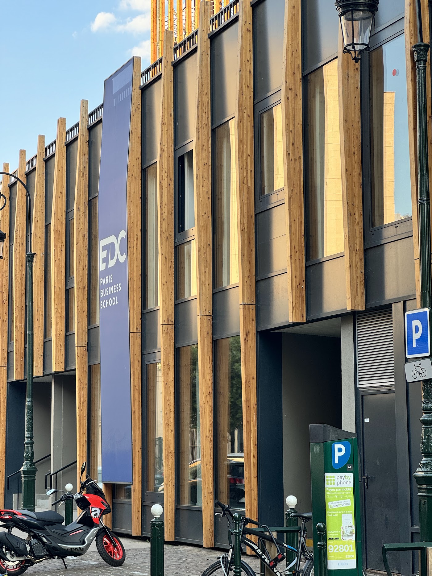 EDC Paris Business School