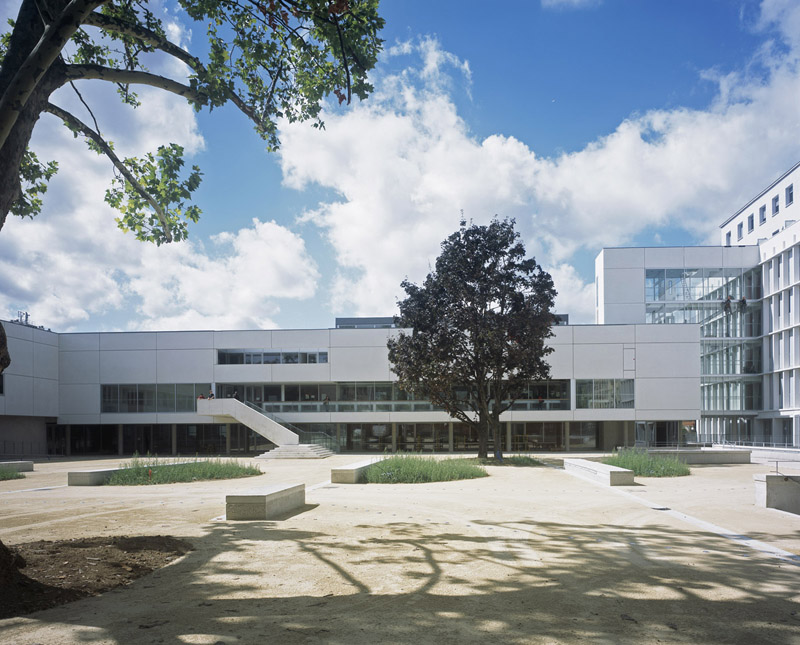 School Nationale of Commerce