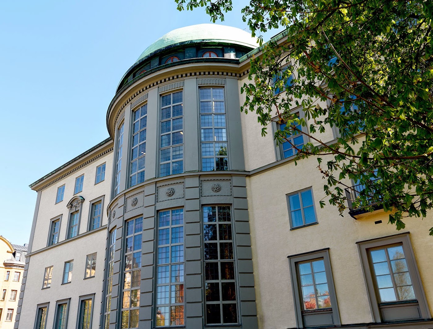Stockholm School of Economics