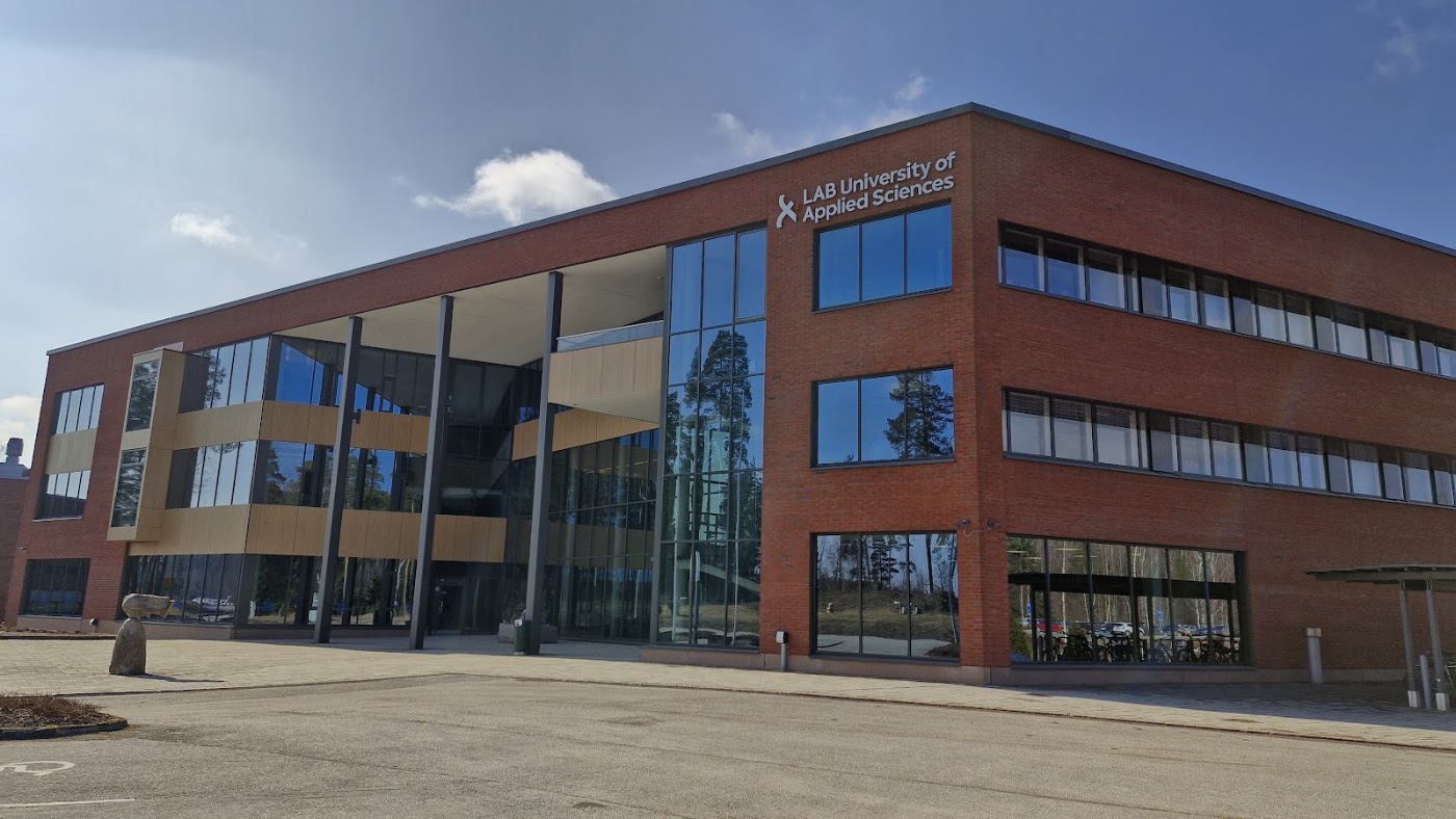 LAB-AMMATTIKORKEAKOULU OY