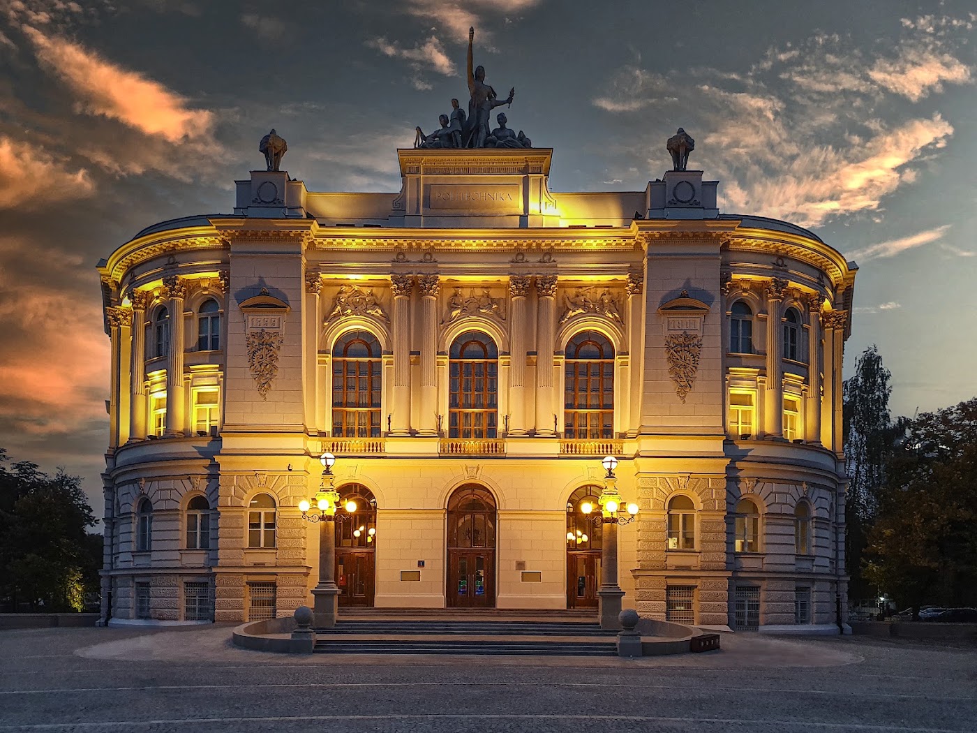 Warsaw University of Technology